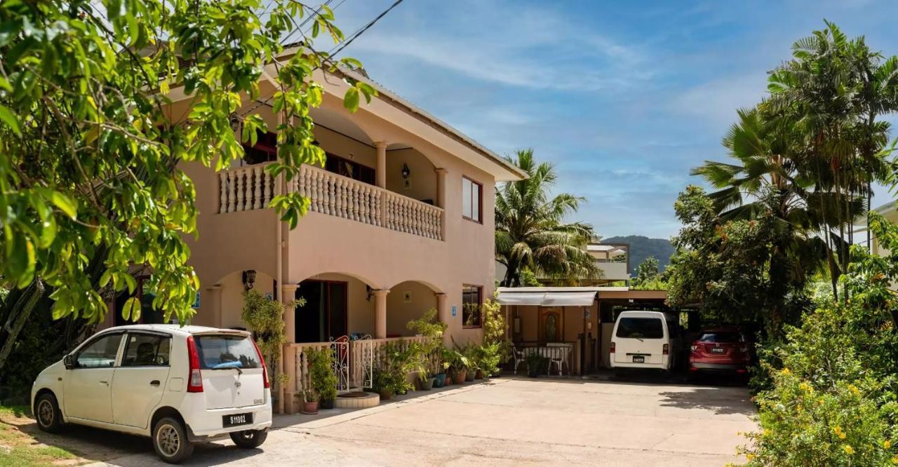 Chez Benoit Self Catering Victoria Exterior foto